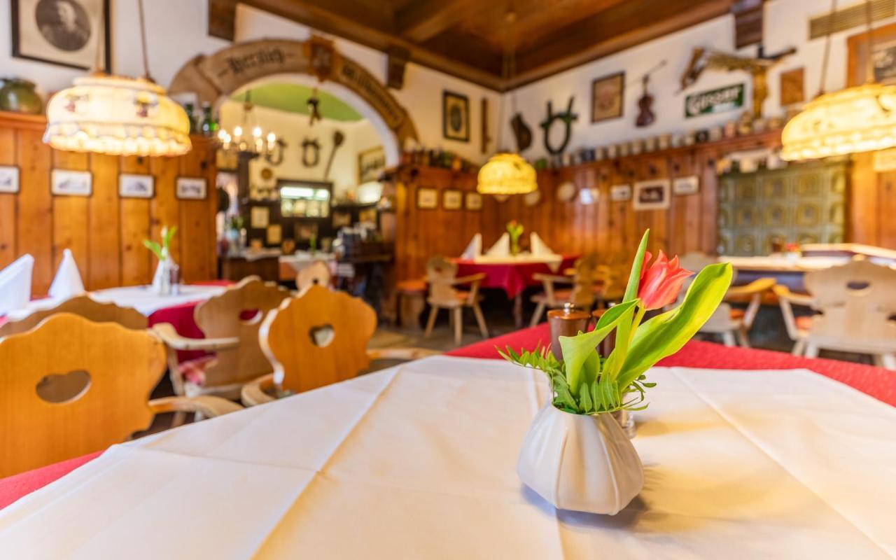Hotel Post Hoenigwirt Kirchschlag in der Buckligen Welt Экстерьер фото
